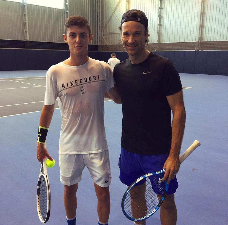 Само в Tennis24.bg: Лазаров тренира с бивш номер едно